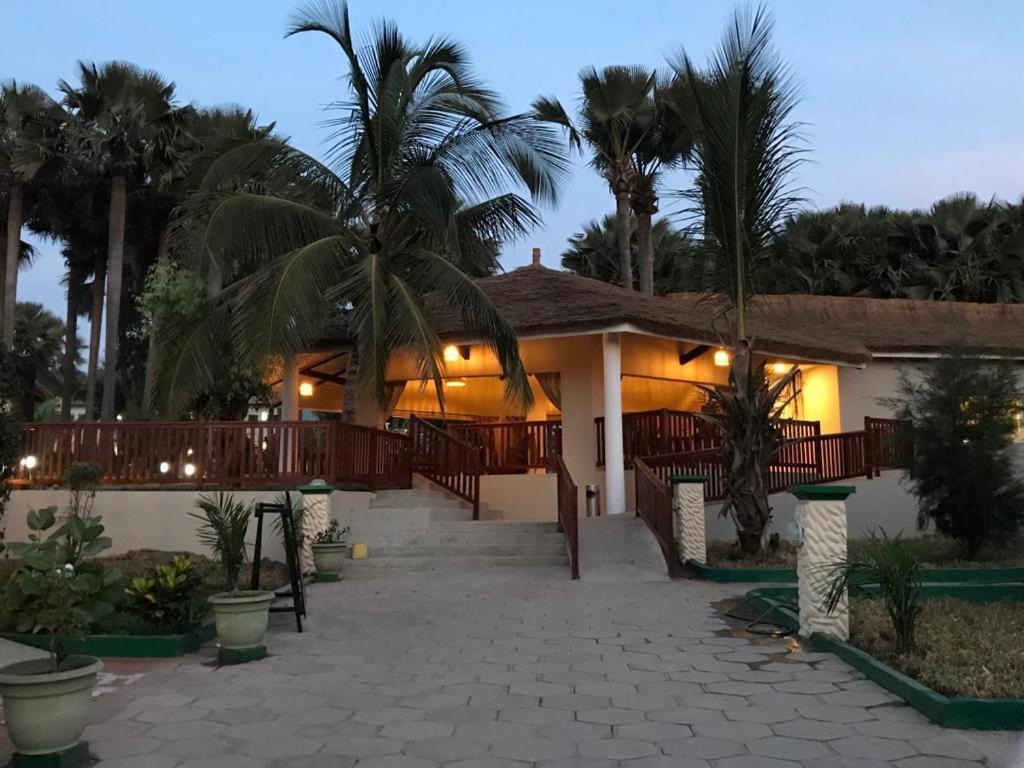 Holiday Beach Club Kololi Extérieur photo