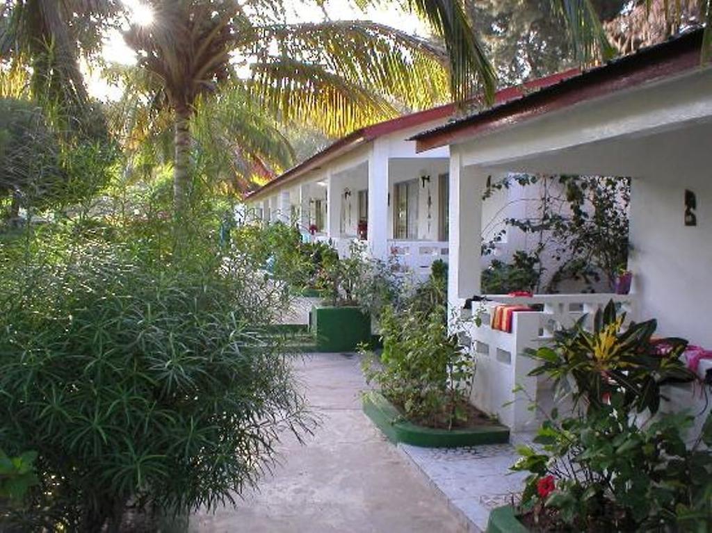 Holiday Beach Club Kololi Extérieur photo